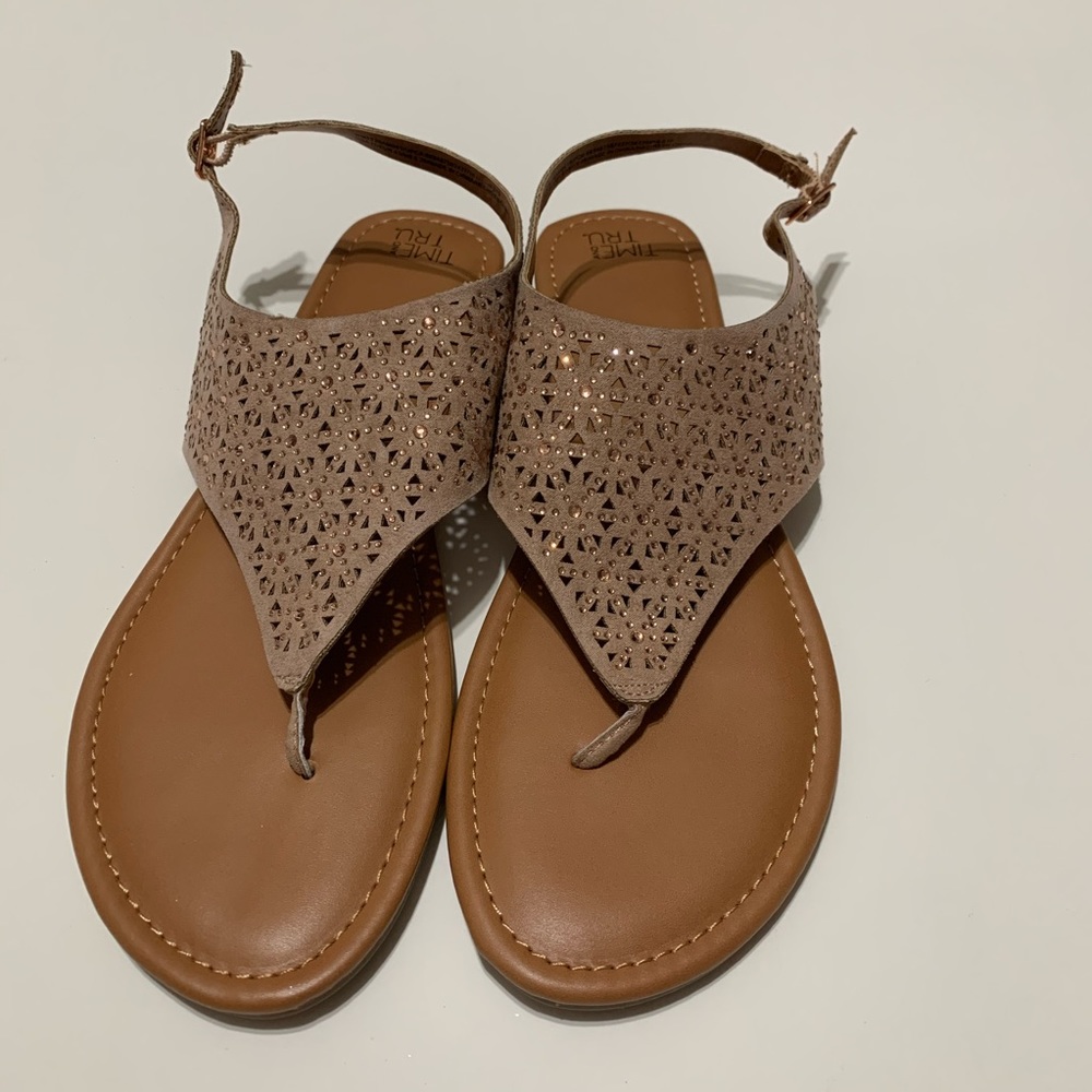 NWOT Rose gold and rhinestone women’s sandals